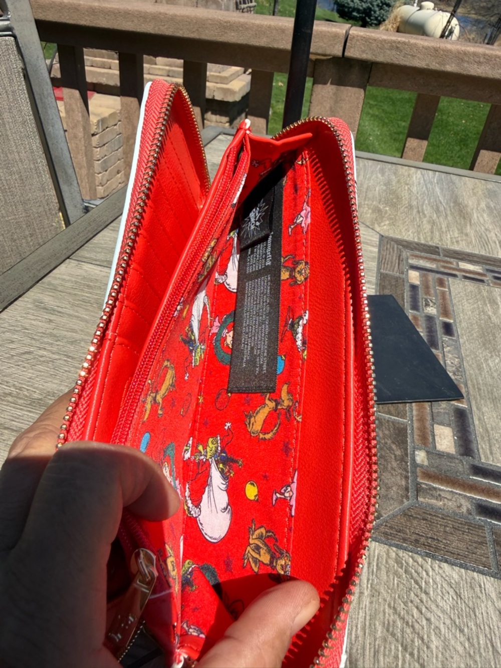 EUC Loungefly Dr. Seuss The Grinch Loves The Holidays Zip Around Wallet - Picture 8 of 8